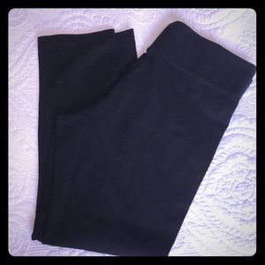 HUE Cropped Wide Waistband Leggings Size Small